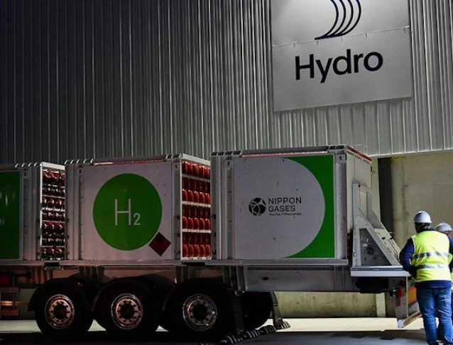 Default image description