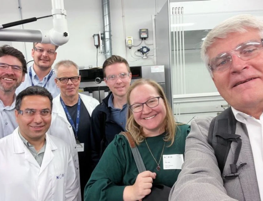 Default image description