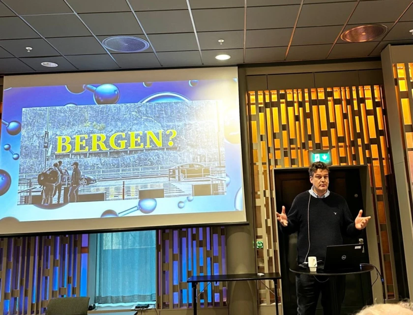 Default image description