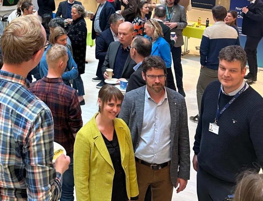 Default image description