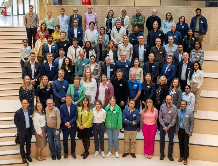 Default image description