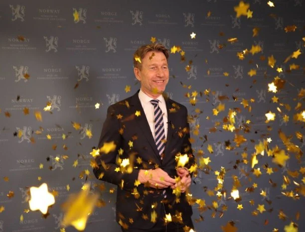 Default image description