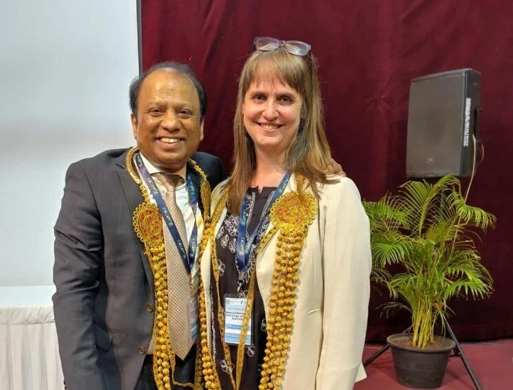 Default image description